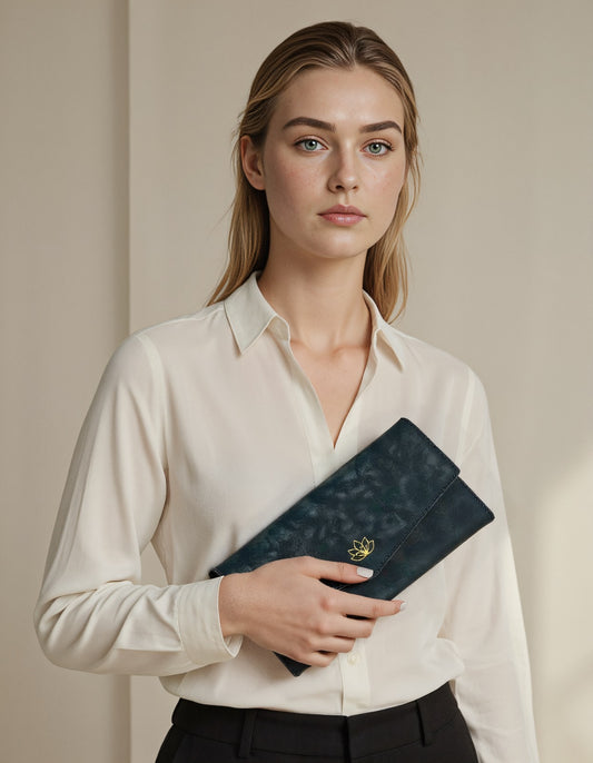 Black Eclipse Clutch